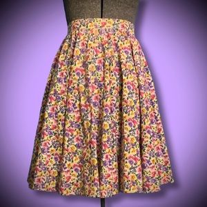 Beautiful Vintage Floral Skirt